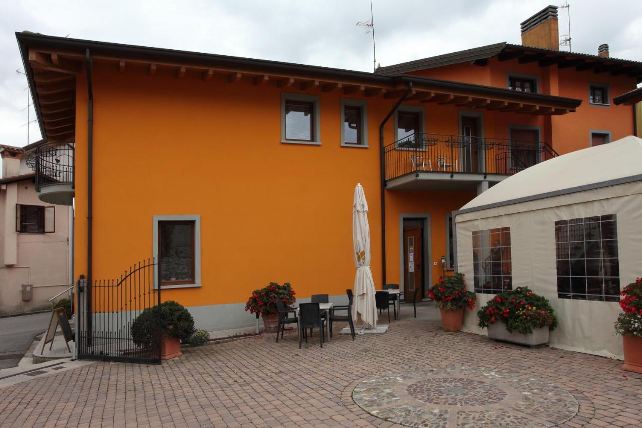 Al Posto Giusto Hotell Nimis Exteriör bild